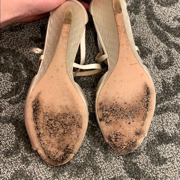 Gorgeous Badgley Mischka Cream Satin Wedge - Picture 7 of 8